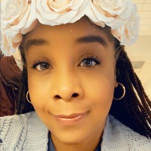 Meet your Posher, Muneera